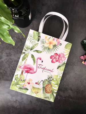 32*11*38cm CMYK Color Luxury Kraft Paper Carry Bags